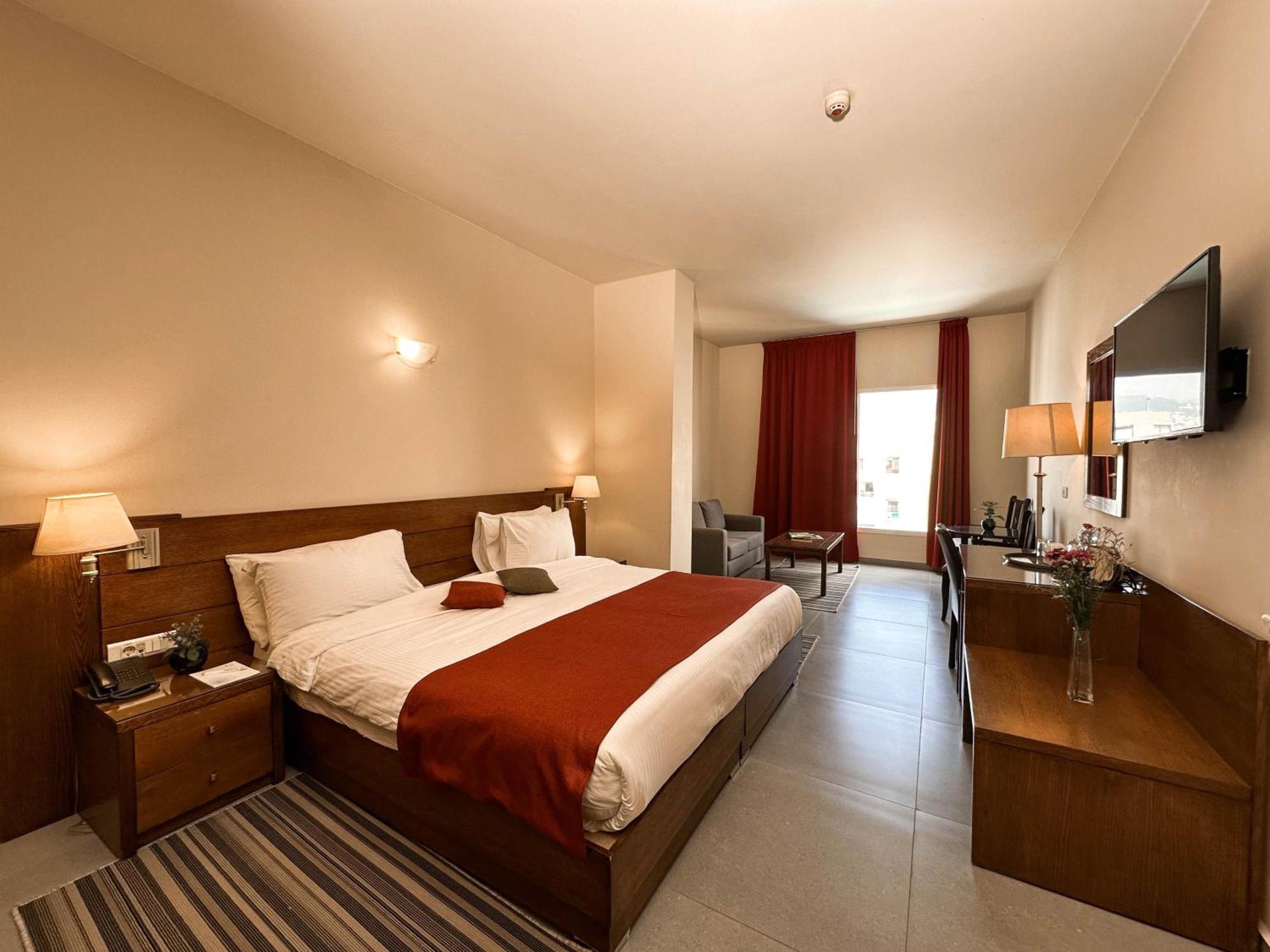 Cosmopolitan Hotel Beirut Exterior foto