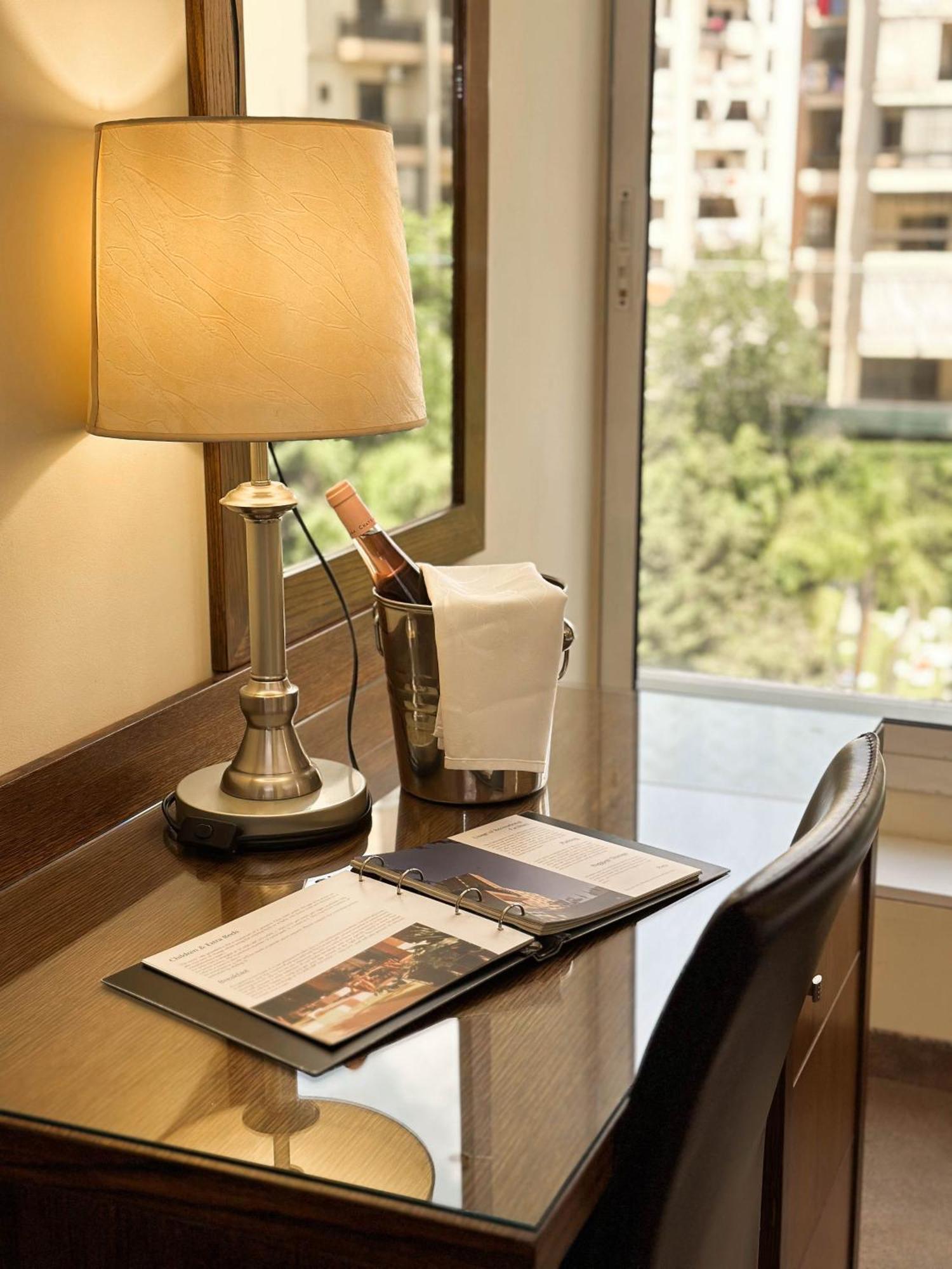 Cosmopolitan Hotel Beirut Exterior foto